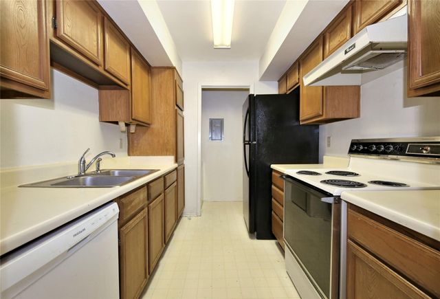 2025 Augusta 306, Houston, TX 77057