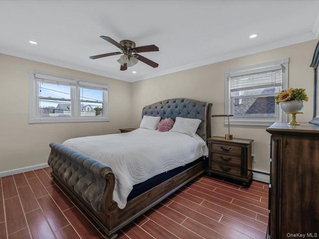73 E Beach Promenade, Lindenhurst, NY 11757