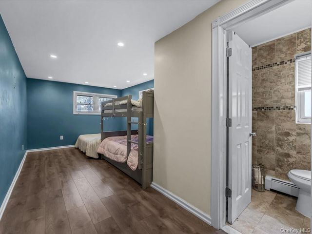 73 E Beach Promenade, Lindenhurst, NY 11757