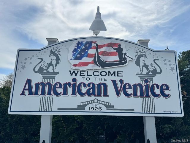 73 E Beach Promenade, Lindenhurst, NY 11757
