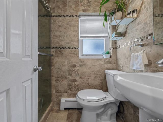 73 E Beach Promenade, Lindenhurst, NY 11757