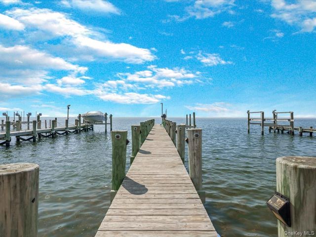 73 E Beach Promenade, Lindenhurst, NY 11757