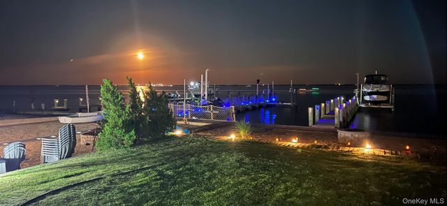 73 E Beach Promenade, Lindenhurst, NY 11757