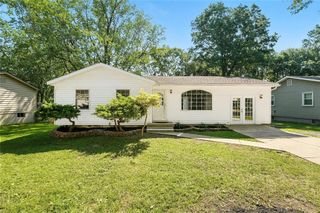 109 SE Brentwood Drive, Lee's Summit, MO 64063