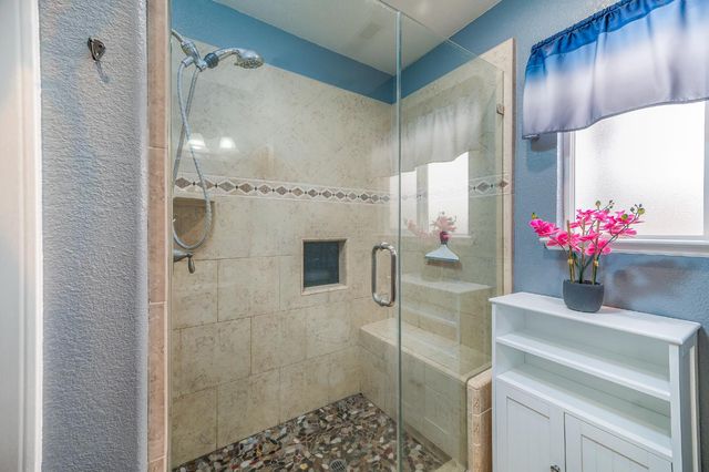 1253 River Bluff Dr, Oakdale, CA 95361