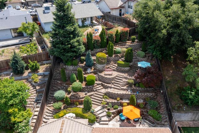 1253 River Bluff Dr, Oakdale, CA 95361