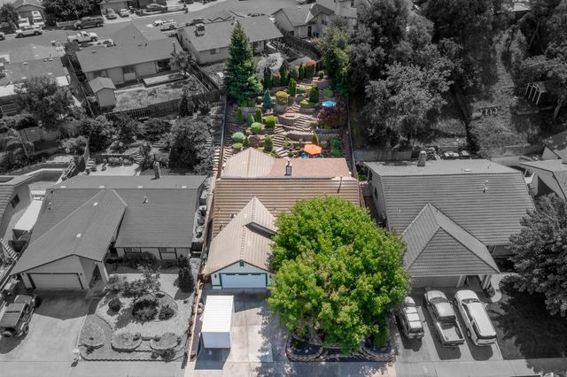 1253 River Bluff Dr, Oakdale, CA 95361