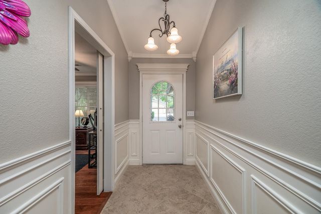 1253 River Bluff Dr, Oakdale, CA 95361