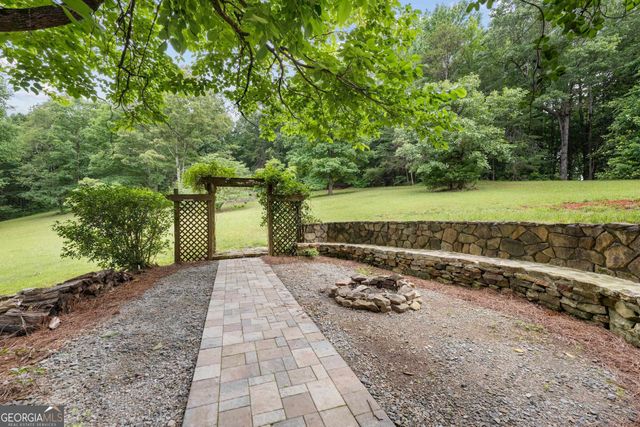 966 Wahoo Creek Road, Murrayville, GA 30564