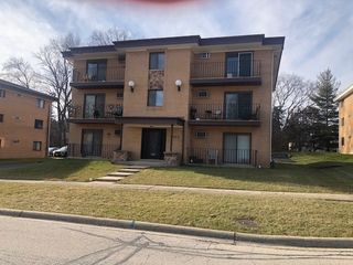 7722 Wildwood Court 1S, Darien, IL 60561