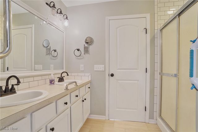 5697 Halwick Drive, Ravenna, OH 44266