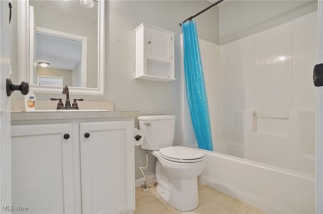 5697 Halwick Drive, Ravenna, OH 44266