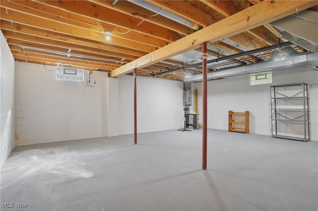 5697 Halwick Drive, Ravenna, OH 44266