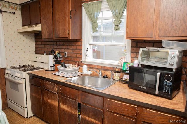 12772 Venness Street, Southgate, MI 48195