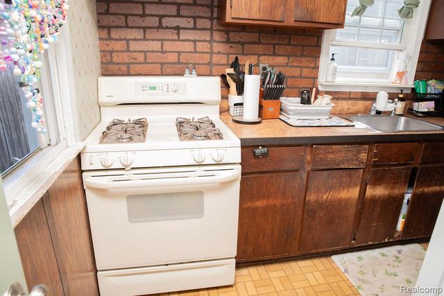 12772 Venness Street, Southgate, MI 48195