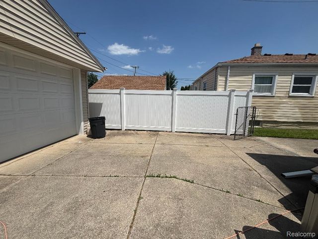 12772 Venness Street, Southgate, MI 48195