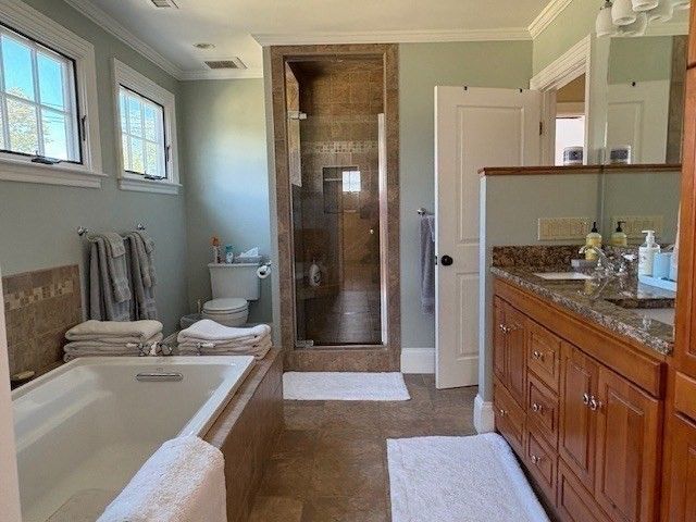 17 Central St, Marblehead, MA 01945