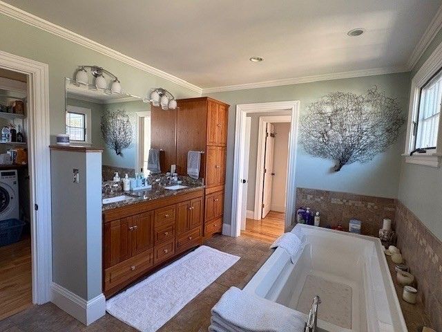17 Central St, Marblehead, MA 01945