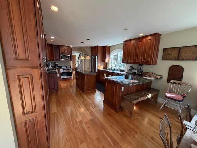 17 Central St, Marblehead, MA 01945