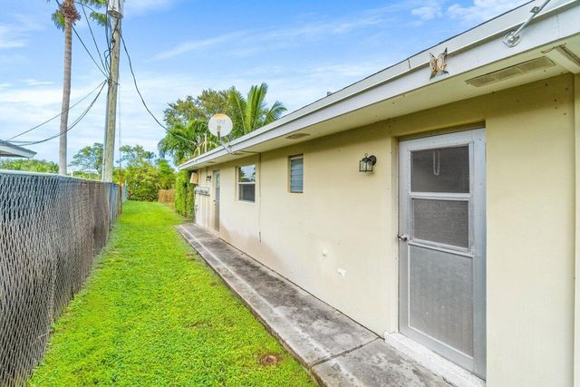 751 Hummingbird Way 1, North Palm Beach, FL 33408