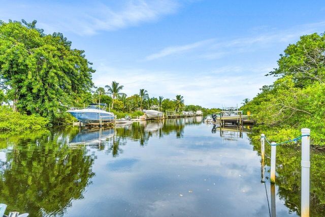 751 Hummingbird Way 1, North Palm Beach, FL 33408