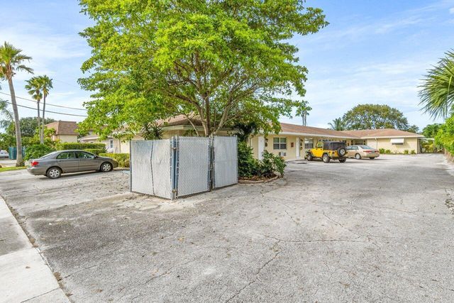 751 Hummingbird Way 1, North Palm Beach, FL 33408