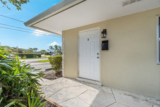 751 Hummingbird Way 1, North Palm Beach, FL 33408