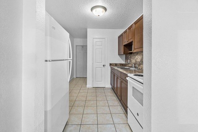 751 Hummingbird Way 1, North Palm Beach, FL 33408