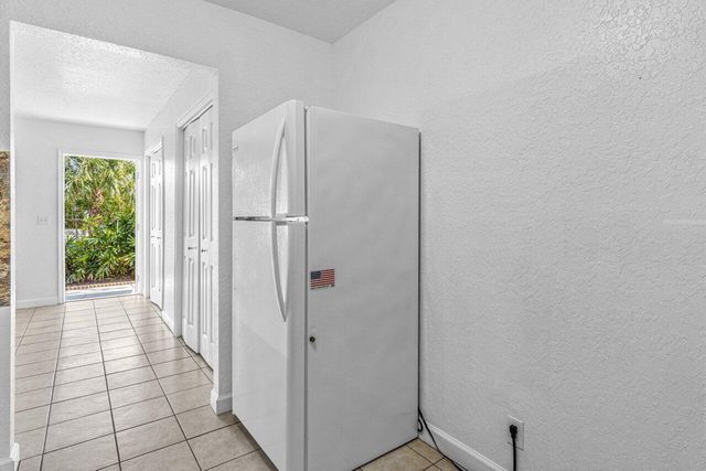 751 Hummingbird Way 1, North Palm Beach, FL 33408