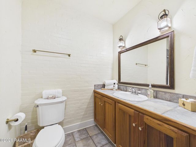 13 Shadows Drive, Lafayette, LA 70508