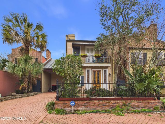 13 Shadows Drive, Lafayette, LA 70508