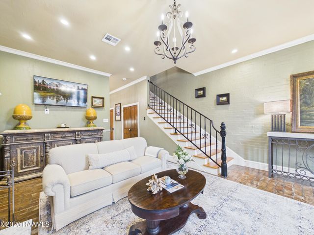 13 Shadows Drive, Lafayette, LA 70508