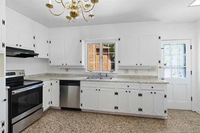 1946 Forest Hills Drive, Fayetteville, NC 28303