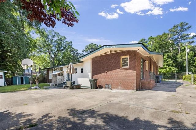 1946 Forest Hills Drive, Fayetteville, NC 28303