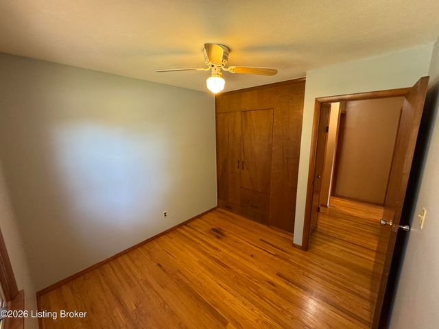 7906 Edsel Ln, Louisville, KY 40291