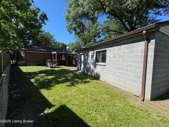7906 Edsel Ln, Louisville, KY 40291