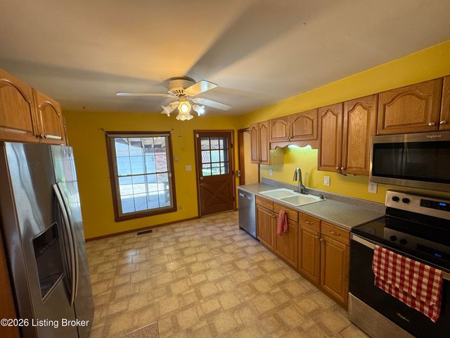 7906 Edsel Ln, Louisville, KY 40291