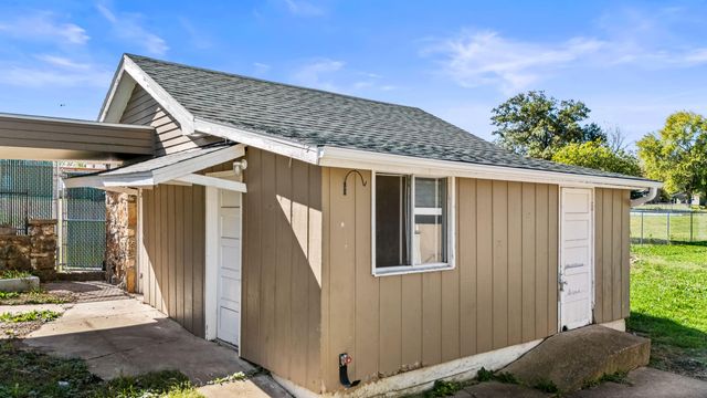 213 Bryan Street, Houston, MO 65483