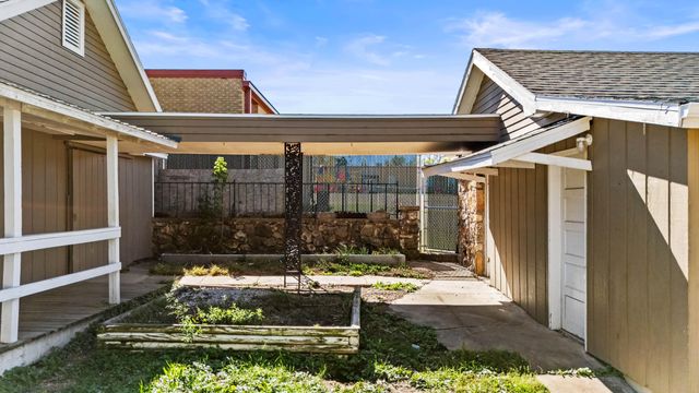 213 Bryan Street, Houston, MO 65483