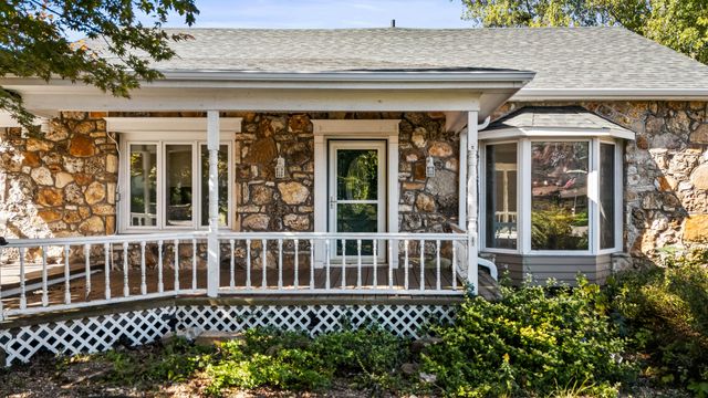 213 Bryan Street, Houston, MO 65483