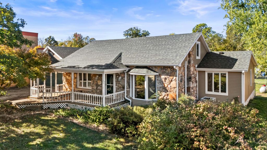 213 Bryan Street, Houston, MO 65483