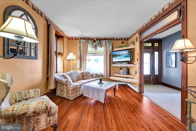 146 E MAIN ST, Adamstown, PA 19501