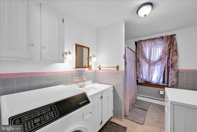 146 E MAIN ST, Adamstown, PA 19501