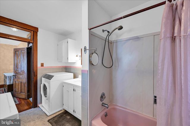 146 E MAIN ST, Adamstown, PA 19501