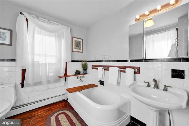 146 E MAIN ST, Adamstown, PA 19501