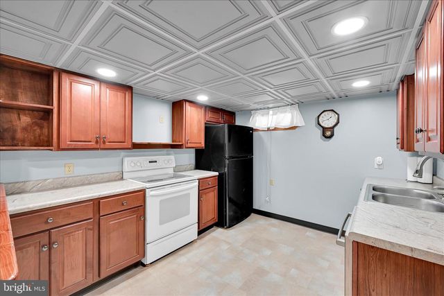 146 E MAIN ST, Adamstown, PA 19501