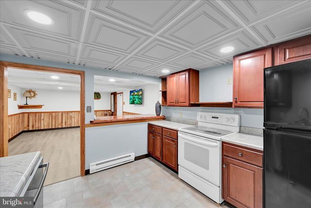 146 E MAIN ST, Adamstown, PA 19501