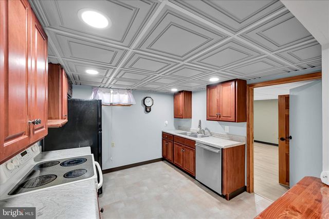 146 E MAIN ST, Adamstown, PA 19501