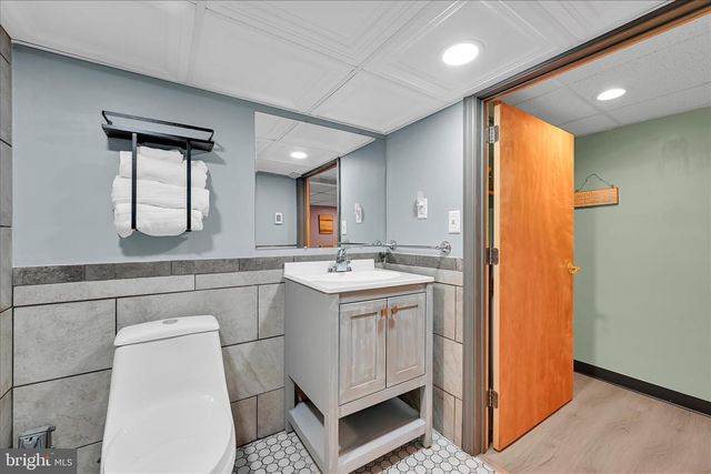 146 E MAIN ST, Adamstown, PA 19501