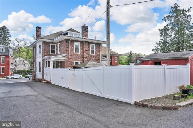 146 E MAIN ST, Adamstown, PA 19501